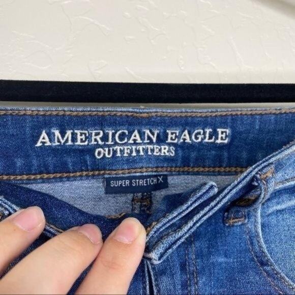 American Eagle Super Stretch X Super Hi-Rise Shortie Medium Wash 4 - Picture 3 of 7